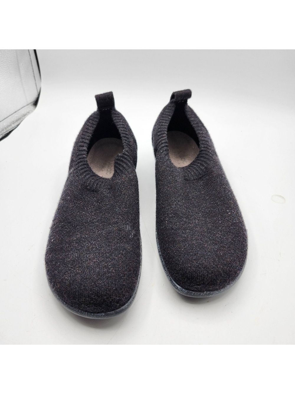 Naot Black Slip-On Strech Knit Vegan Sneakers Sz 40